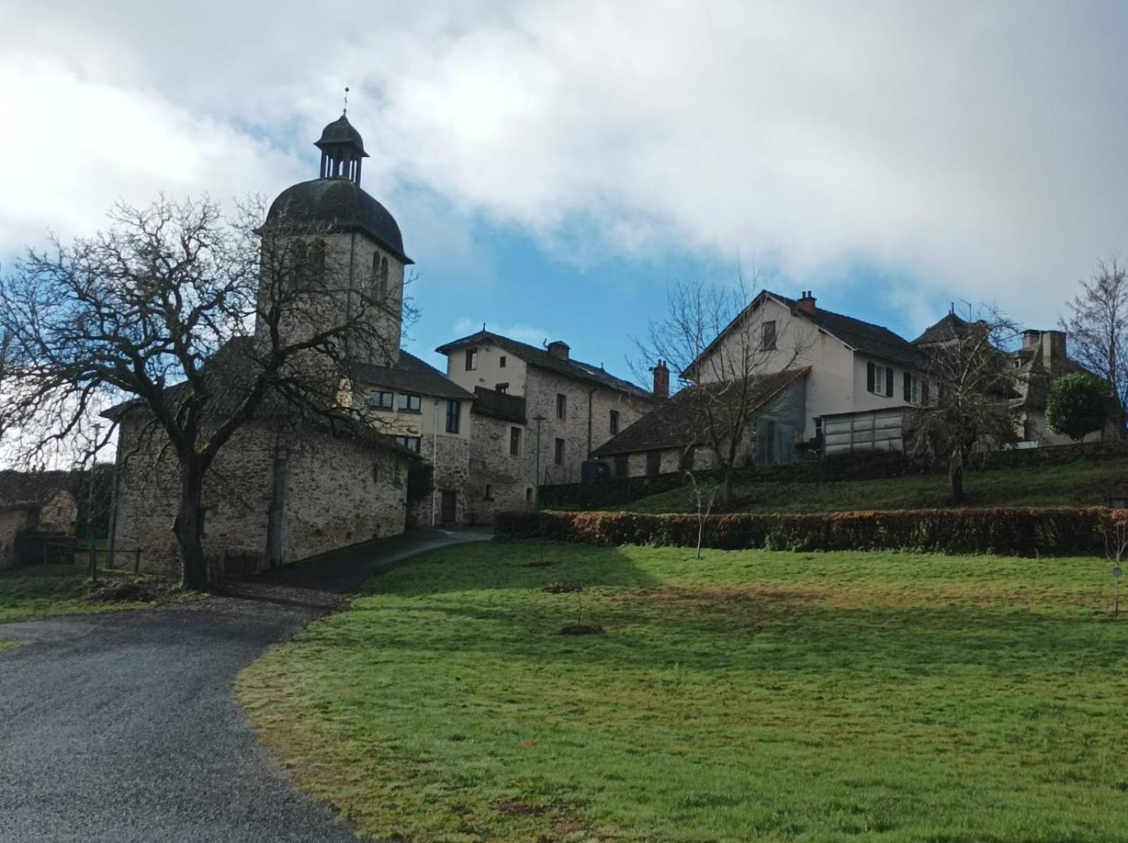 Auberge De Mourjou Buitenkant foto